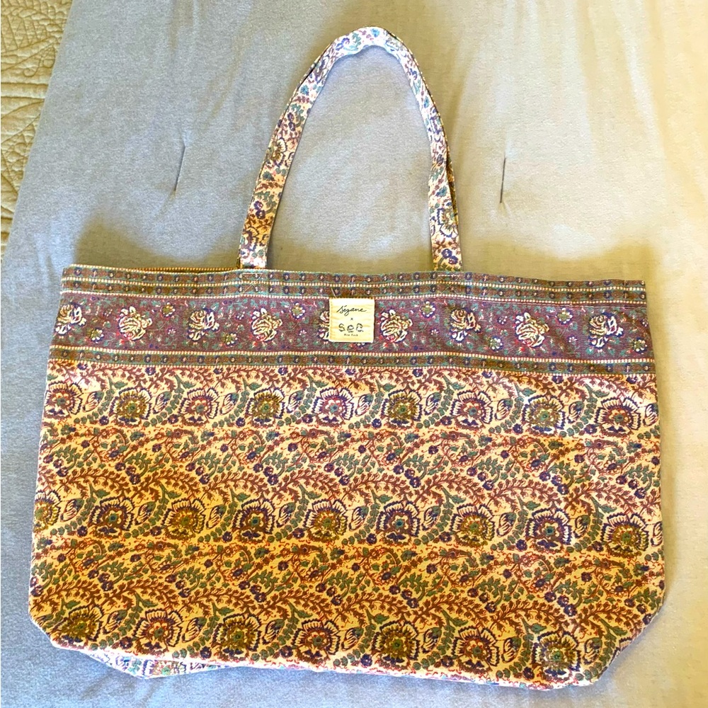 Gorgeous Sezane x Sea collab tote bag - used a few times, sold out everywhere.